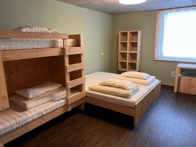 Albergue Nova Casa Spinatscha Sedrun Habitación foto